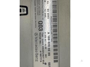 Begagnade Radio Mercedes A (W169) 2.0 A-200 5-Drs. Pris € 200,00 Marginaltabell erbjuds av Autodemontage van de Laar