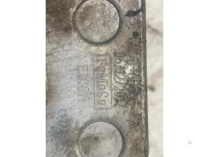 Begagnade Oljekylare Ford Focus 3 Wagon 1.0 Ti-VCT EcoBoost 12V 100 Pris € 50,00 Marginaltabell erbjuds av Autodemontage van de Laar