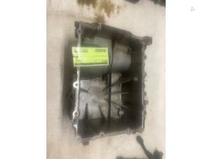 Begagnade Oljetråg Ford Focus 3 Wagon 1.0 Ti-VCT EcoBoost 12V 100 Pris € 70,00 Marginaltabell erbjuds av Autodemontage van de Laar