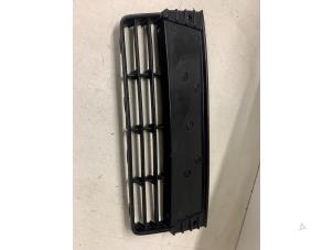 Begagnade Grill Ford Focus 3 Wagon 1.6 TDCi ECOnetic Pris € 55,00 Marginaltabell erbjuds av Autodemontage van de Laar