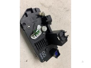 Gebruikte Deurslot Mechaniek 4Deurs links-achter Opel Meriva 1.7 CDTI 16V Prijs € 50,00 Margeregeling aangeboden door Autodemontage van de Laar