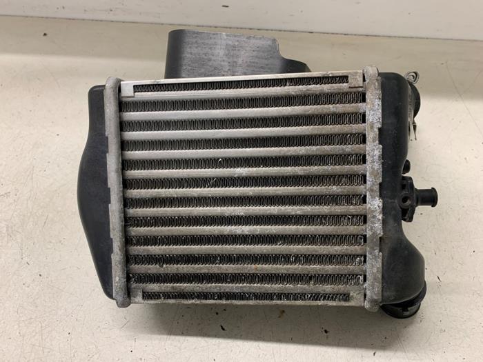 Laddluftkylare från en Abarth 500/595/695 1.4 T-Jet 16V 2011