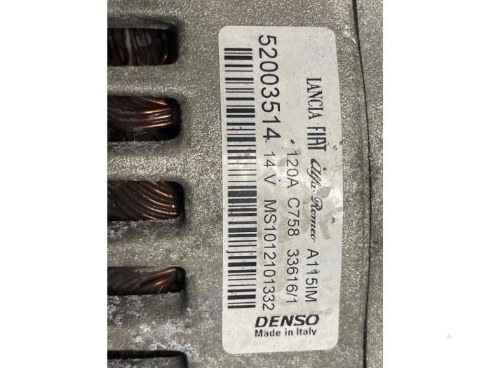 Dynamo från en Fiat 500 Abarth 2018