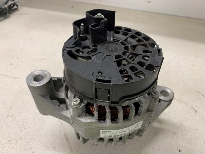 Dynamo från en Abarth 500/595/695 1.4 T-Jet 16V 2011