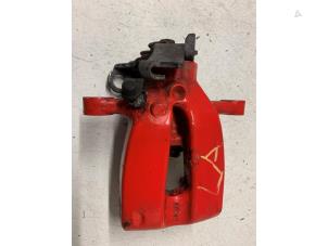 Gebruikte Remklauw (Tang) links-achter Fiat 500/595/695 1.4 T-Jet 16V Prijs op aanvraag aangeboden door Autodemontage van de Laar