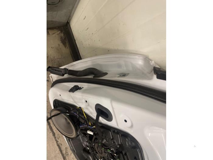 Bakdörr, 4-dörrars, höger från en Mercedes-Benz A (177.0) 2.0 A-220 Turbo 16V 2020