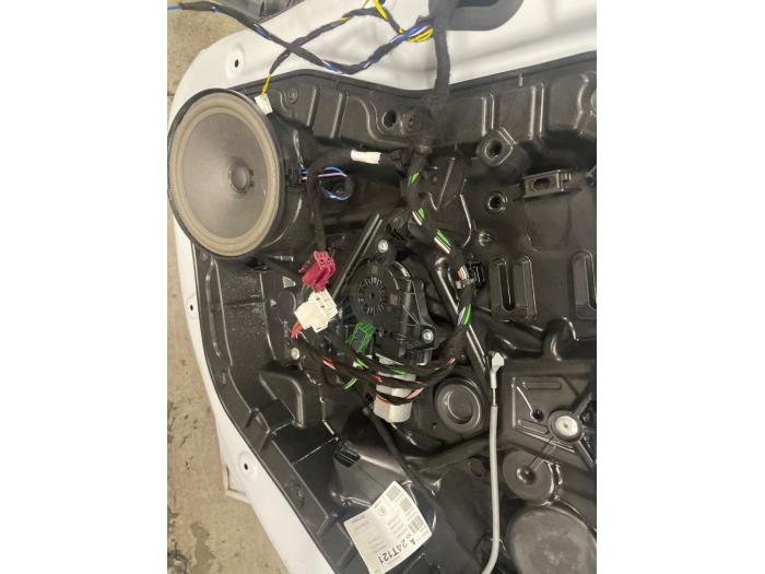 Bakdörr, 4-dörrars, höger från en Mercedes-Benz A (177.0) 2.0 A-220 Turbo 16V 2020