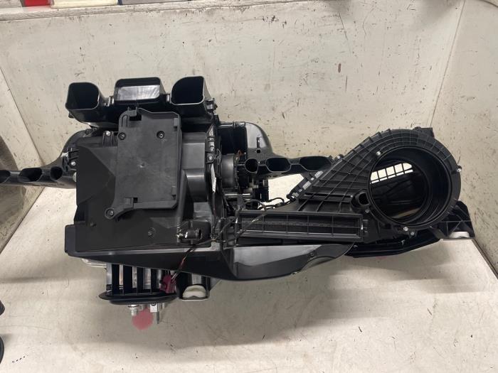 Värmarhus från en Mercedes-Benz A (177.0) 2.0 A-220 Turbo 16V 2020