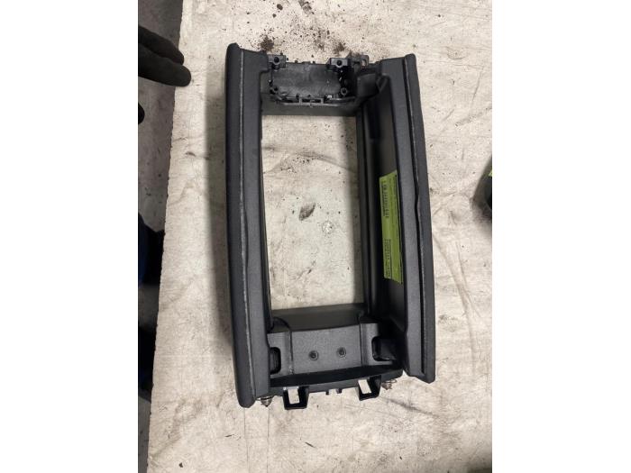 Armstöd från en Mercedes-Benz A (177.0) 2.0 A-220 Turbo 16V 2020