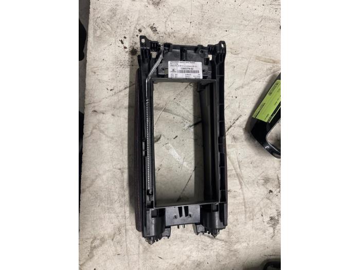 Armstöd från en Mercedes-Benz A (177.0) 2.0 A-220 Turbo 16V 2020