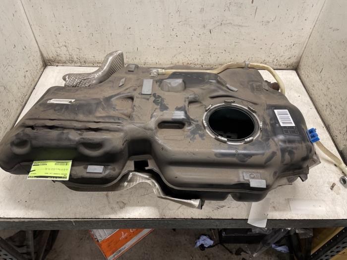 Tank från en Mercedes-Benz A (177.0) 2.0 A-220 Turbo 16V 2020