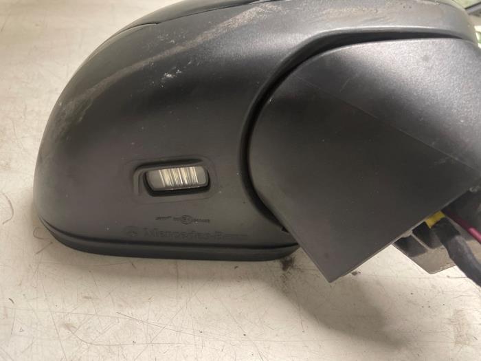 Skärmspegel, höger från en Mercedes-Benz A (177.0) 2.0 A-220 Turbo 16V 2020