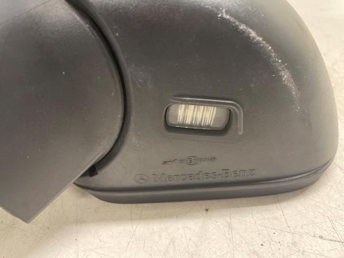 Skärmspegel, vänster från en Mercedes-Benz A (177.0) 2.0 A-220 Turbo 16V 2020