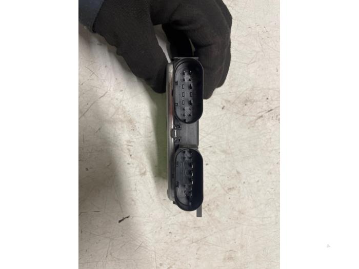 ADM-bränslemodul från en Mercedes-Benz A (177.0) 2.0 A-220 Turbo 16V 2020