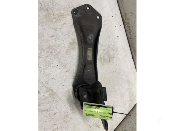 Undre gaffelben, höger bak från en Mercedes-Benz A (177.0) 2.0 A-220 Turbo 16V 2020