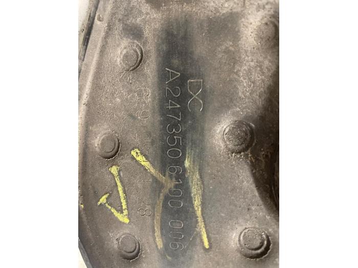 Bakre övre gaffelben, höger från en Mercedes-Benz A (177.0) 2.0 A-220 Turbo 16V 2020