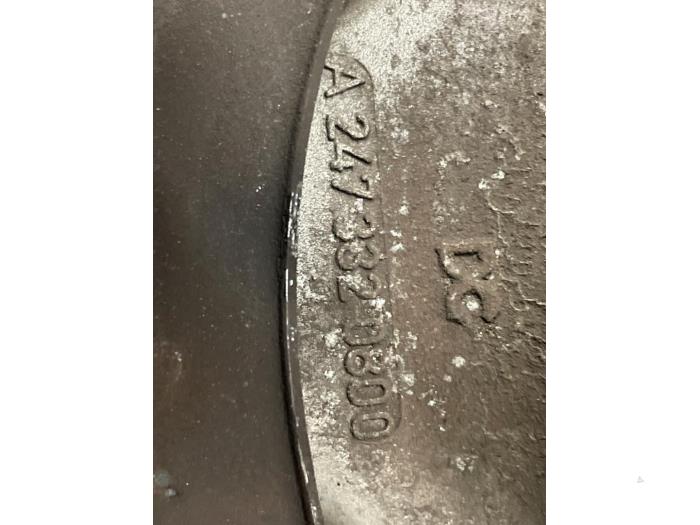 Spindel, höger fram från en Mercedes-Benz A (177.0) 2.0 A-220 Turbo 16V 2020