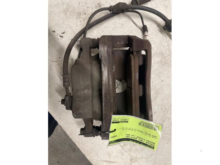 Främre bromsok, höger från en Mercedes-Benz A (177.0) 2.0 A-220 Turbo 16V 2020