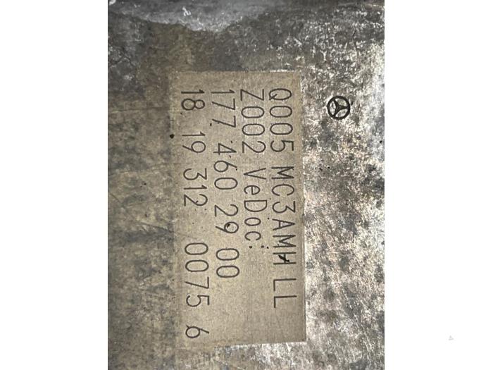 Rattstångshölje från en Mercedes-Benz A (177.0) 2.0 A-220 Turbo 16V 2020