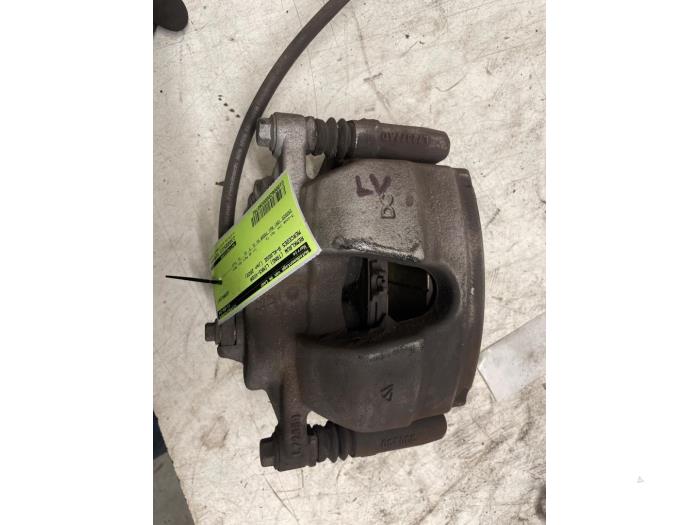 Främre bromsok, vänster från en Mercedes-Benz A (177.0) 2.0 A-220 Turbo 16V 2020