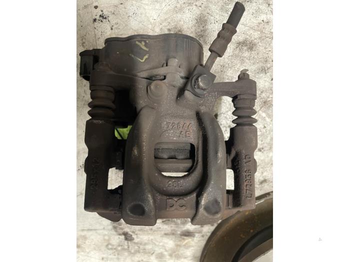 Bakre bromsok, vänster från en Mercedes-Benz A (177.0) 2.0 A-220 Turbo 16V 2020