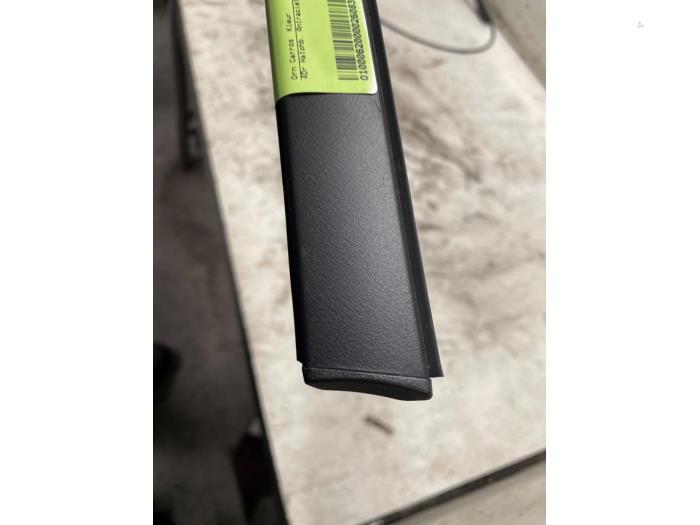 Takstripe, höger från en Mercedes-Benz A (177.0) 2.0 A-220 Turbo 16V 2020