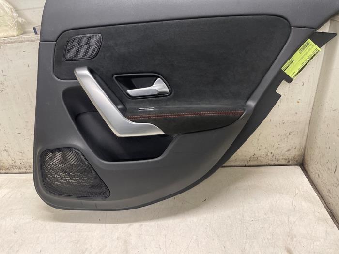 List, bakdörr, 4-dörrars, höger från en Mercedes-Benz A (177.0) 2.0 A-220 Turbo 16V 2020