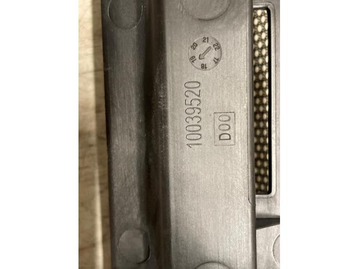 Mekanism, soltak från en Mercedes-Benz A (177.0) 2.0 A-220 Turbo 16V 2020