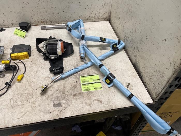 Airbagset + modul från en Mercedes-Benz A (177.0) 2.0 A-220 Turbo 16V 2020