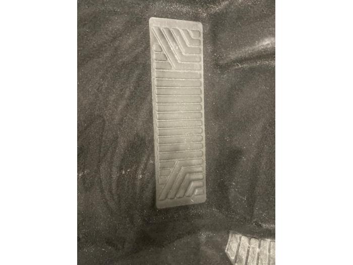 Matta från en Mercedes-Benz A (177.0) 2.0 A-220 Turbo 16V 2020