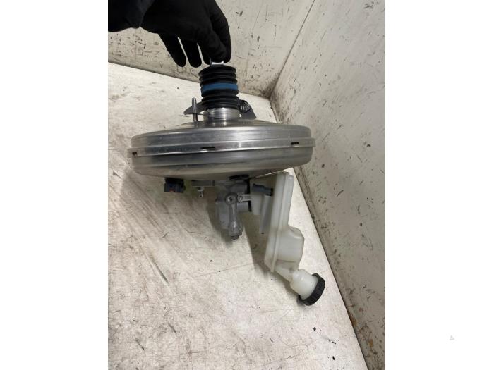 Bromsservo från en Mercedes-Benz A (177.0) 2.0 A-220 Turbo 16V 2020