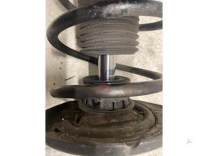 Gebruikte Mac Phersonpoot links-voor Mercedes C Estate (S204) 1.6 C-180K 16V BlueEfficiency Prijs € 100,00 Margeregeling aangeboden door Autodemontage van de Laar