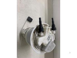 Begagnade Bensinpump Peugeot 108 1.0 12V VVT-i Pris på förfrågan erbjuds av Autodemontage van de Laar