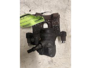 Begagnade Bakre bromsok, vänster Volvo V40 (MV) 1.6 D2 Pris € 50,00 Marginaltabell erbjuds av Autodemontage van de Laar