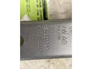 Begagnade Stöd (diverse) Volkswagen Up! (121) 1.0 12V 75 Pris € 25,00 Marginaltabell erbjuds av Autodemontage van de Laar