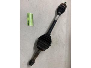 Gebruikte Steekas links-voor Citroen C3 (SX/SW) 1.2 Vti 12V PureTech Prijs € 75,00 Margeregeling aangeboden door Autodemontage van de Laar