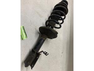 Begagnade Stötdämparstång, vänster fram Dacia Sandero I (BS) 1.2 16V Pris på förfrågan erbjuds av Autodemontage van de Laar