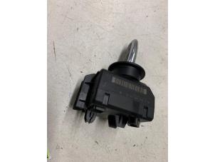 Begagnade Tändningslås + nyckel Mercedes C (W204) 2.2 C-220 CDI 16V Pris € 125,00 Marginaltabell erbjuds av Autodemontage van de Laar