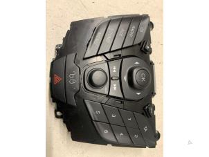 Begagnade Radiokontrollpanel Ford Fiesta 6 (JA8) 1.6 16V Sport Pris på förfrågan erbjuds av Autodemontage van de Laar