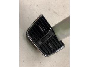 Gebruikte Luchtrooster achter Skoda Octavia Combi (5EAC) 1.5 TSI Evo 16V Prijs op aanvraag aangeboden door Autodemontage van de Laar