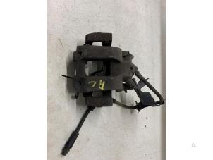 Gebruikte Remklauw (Tang) rechts-voor BMW D3 (F30) Prijs op aanvraag aangeboden door Autodemontage van de Laar