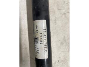 Gebruikte Steekas rechts-voor Volkswagen Up! (121) 1.0 12V 60 Prijs € 50,00 Margeregeling aangeboden door Autodemontage van de Laar