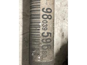 Gebruikte Aandrijfas rechts-voor Peugeot 208 I (CA/CC/CK/CL) 1.2 Vti 12V PureTech Prijs op aanvraag aangeboden door Autodemontage van de Laar