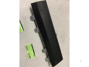 Begagnade Knäairbag Mercedes CLA (117.3) 1.6 CLA-180 16V Pris på förfrågan erbjuds av Autodemontage van de Laar