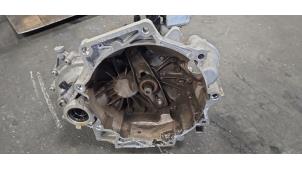 Używane Skrzynia biegów Volkswagen Polo VI (AW1) 1.0 TSI 12V Cena € 450,00 Procedura marży oferowane przez Autodemontage van de Laar