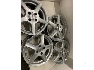 Używane Zestaw obreczy Renault Zoé (AG) 43kW Cena € 200,00 Procedura marży oferowane przez Autodemontage van de Laar