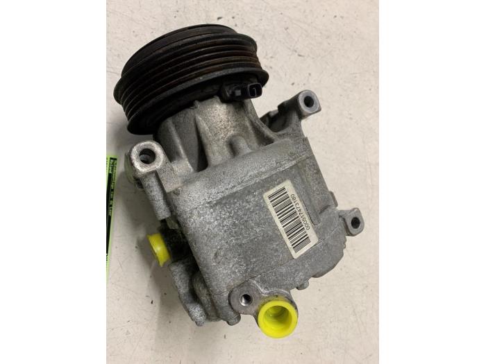 Luftkonditioneringspump från en Abarth 500C/595C/695C 1.4 T-Jet 16V 2011
