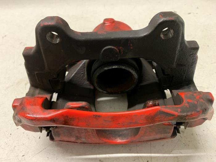 Främre bromsok, vänster från en Abarth 500C/595C/695C 1.4 T-Jet 16V 2011