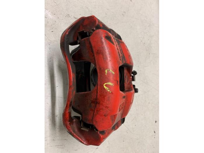 Främre bromsok, vänster från en Abarth 500C/595C/695C 1.4 T-Jet 16V 2011