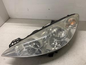 Begagnade Strålkastare, vänster Peugeot 308 SW (4E/H) 1.6 VTI 16V Pris € 70,00 Marginaltabell erbjuds av Autodemontage van de Laar